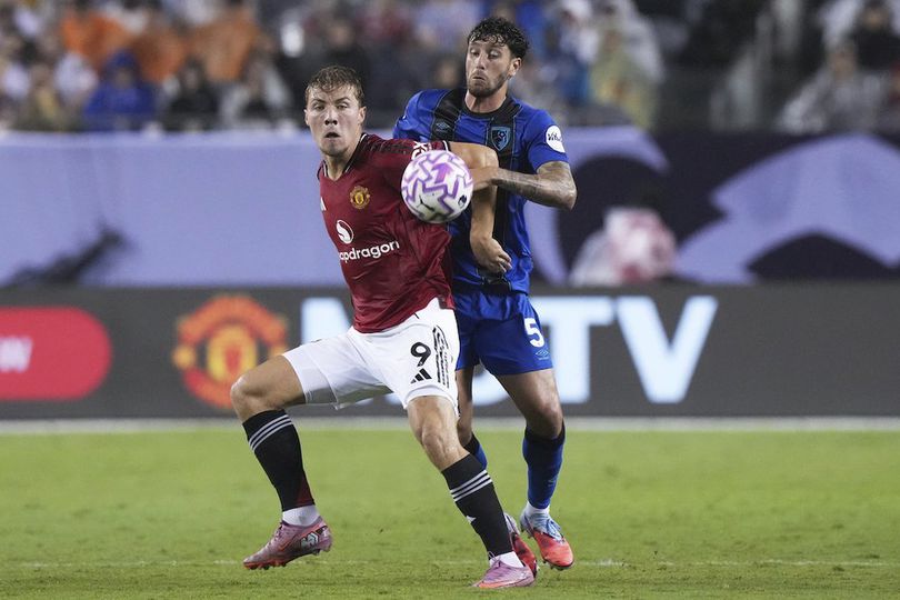 Beda Sikap dengan Jadon Sancho, Rasmus Hojlund Justru Percepat Jalan Keluar dari Manchester United