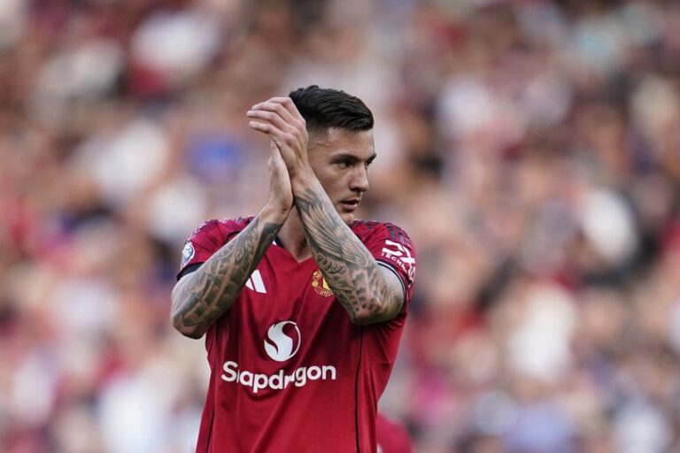 Benjamin Sesko Alami Malam Sulit di Debut Starter Manchester United Lawan Grimsby