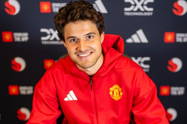 Thibaut Courtois Dukung Kedatangan Senne Lammens ke Manchester United