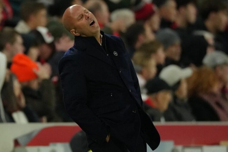 library_upload_21_2025_10_996x664_arne-slot-liverpool-_552fd1d