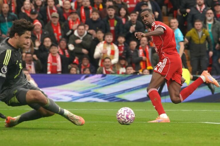 Penilaian Legenda Man United Usai Duel Lawan Liverpool: Isak Nggak Layak Starter