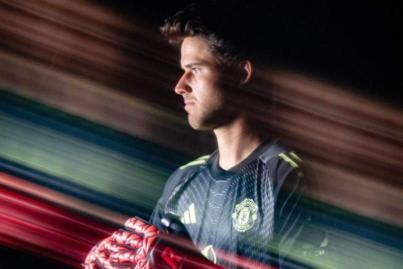 Mantan Kiper MU Kagumi Kualitas Senne Lammens: Dia Muda, Dia Luar Biasa!