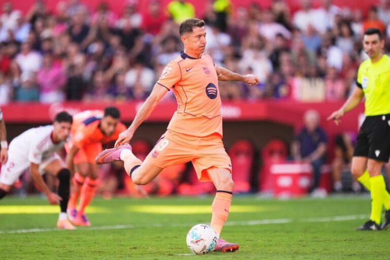 Dilepas Barcelona, Robert Lewandowski Masuk Radar Manchester United?