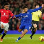 Aib Man Utd Kalah dari Everton: Luke Shaw Disorot, Formasi Lima Bek Dipertanyakan