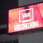 Analisis Kesalahan VAR di Premier League 2025/26: Man United Paling Dirugikan, Siapa yang Paling Diuntungkan?