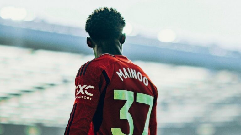 Kebangkitan Kobbie Mainoo di Manchester United: Keputusan Michael Carrick yang Mengubah Segalanya